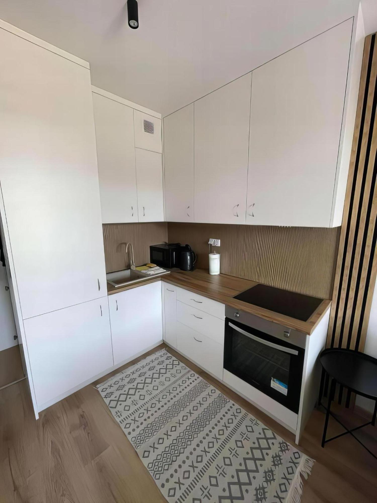 77 Wiktoryn Studio Apartamento Varsóvia Exterior foto
