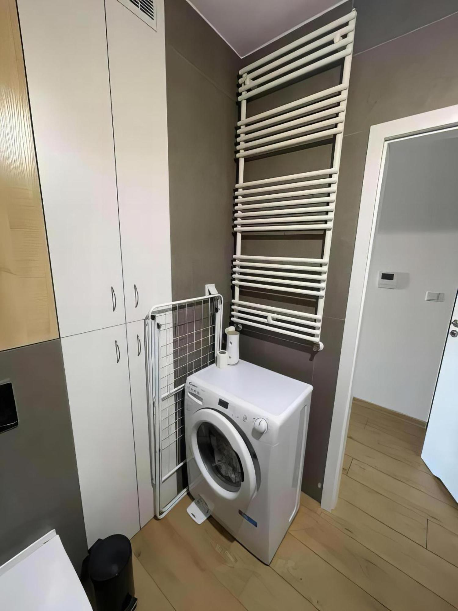 77 Wiktoryn Studio Apartamento Varsóvia Exterior foto